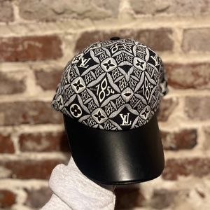 Men’s Louis Vuitton fitted hat